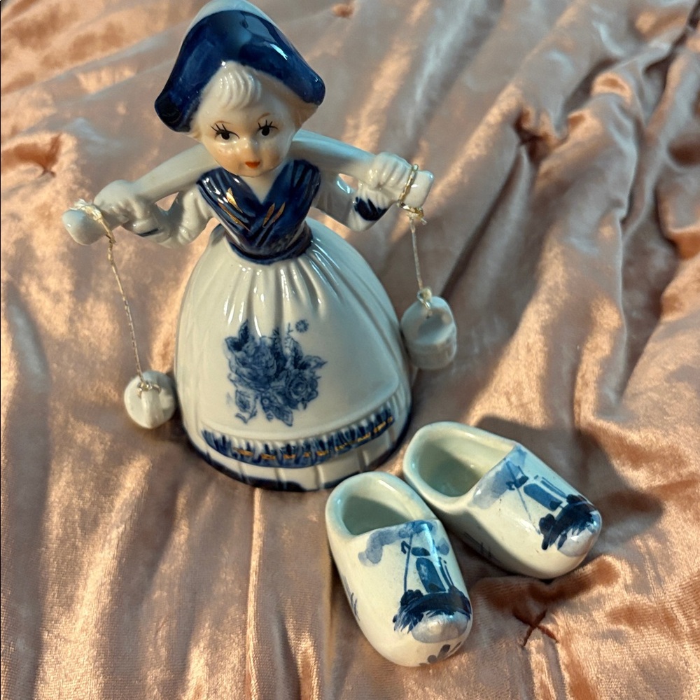 Delft Holland Milk Maid Netherlands Ceramic Clogs Antique